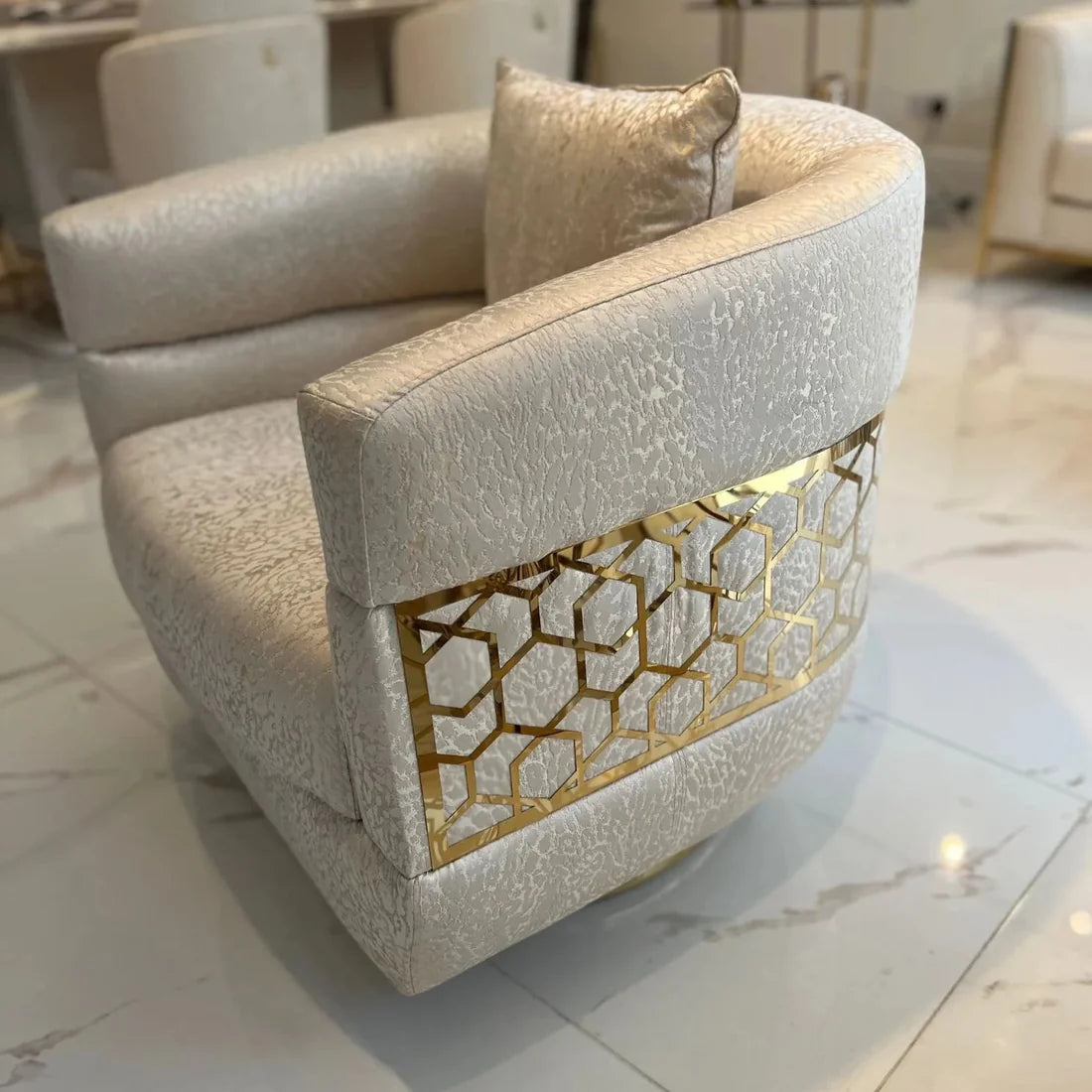 Elegant Cream Flamingo Luxury Sofa Set - Timeless Design for Inviting Living Rooms Sofa For Living Room Manwatstore