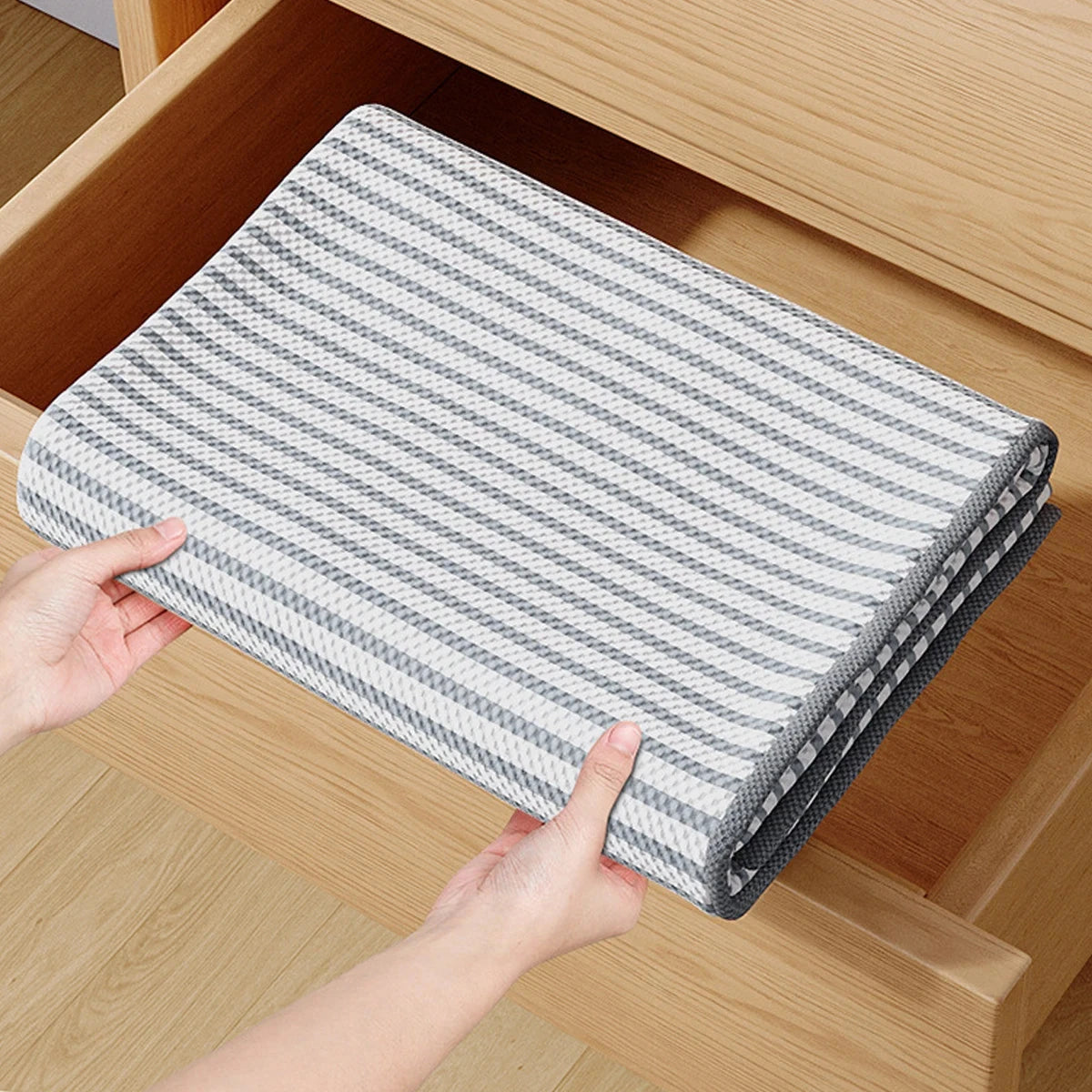 Heavy-duty under-bed storage bag Foldable storage box with large transparent window suitable for closets Dorm bedding clothes Manwatstore