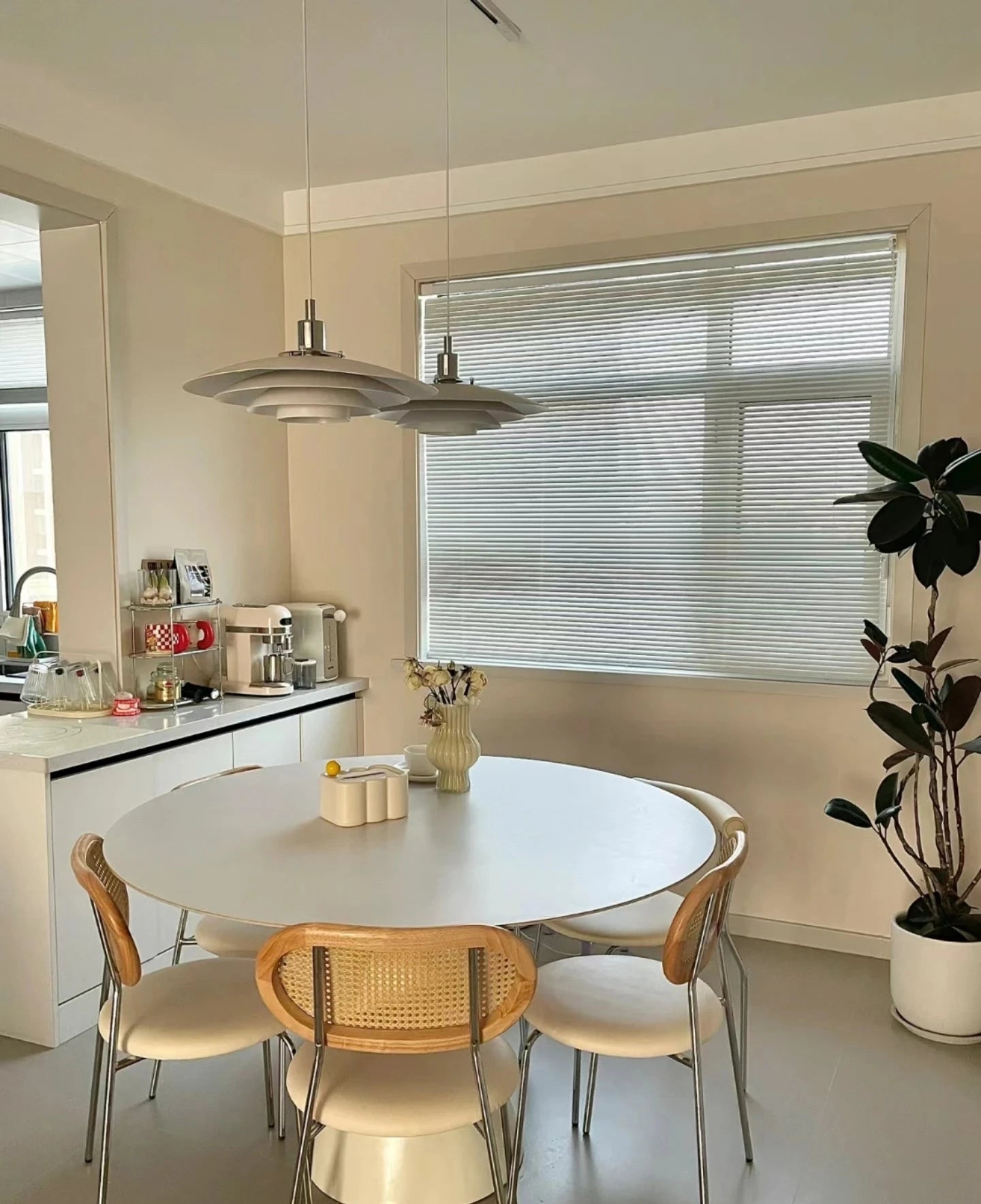 Modern Home Dining Table Oval White Deco Balcony Dining Table Luxury Relaxing Salle A Manger Complet Table Et Chaise Furniture Manwatstore