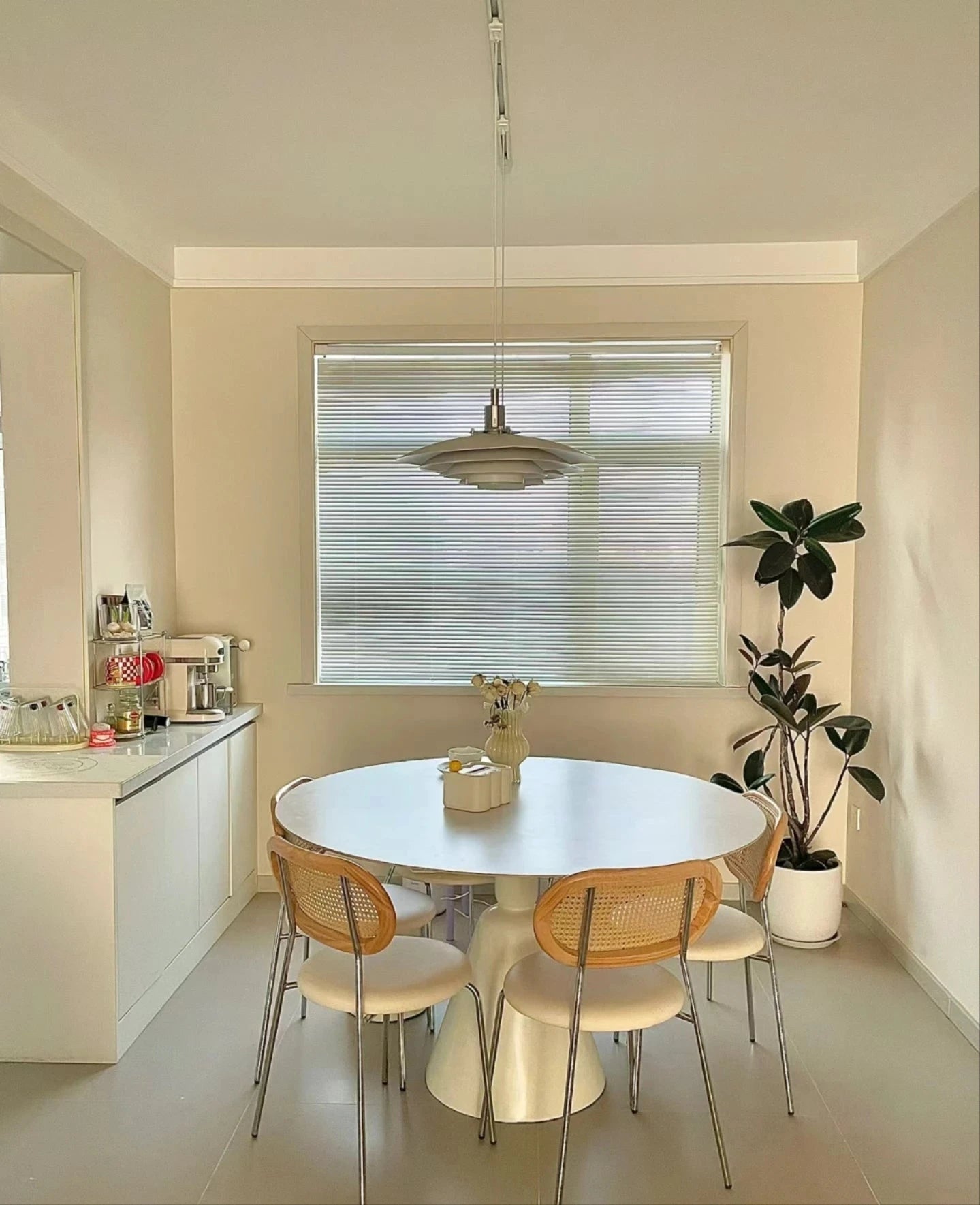 Modern Home Dining Table Oval White Deco Balcony Dining Table Luxury Relaxing Salle A Manger Complet Table Et Chaise Furniture Manwatstore