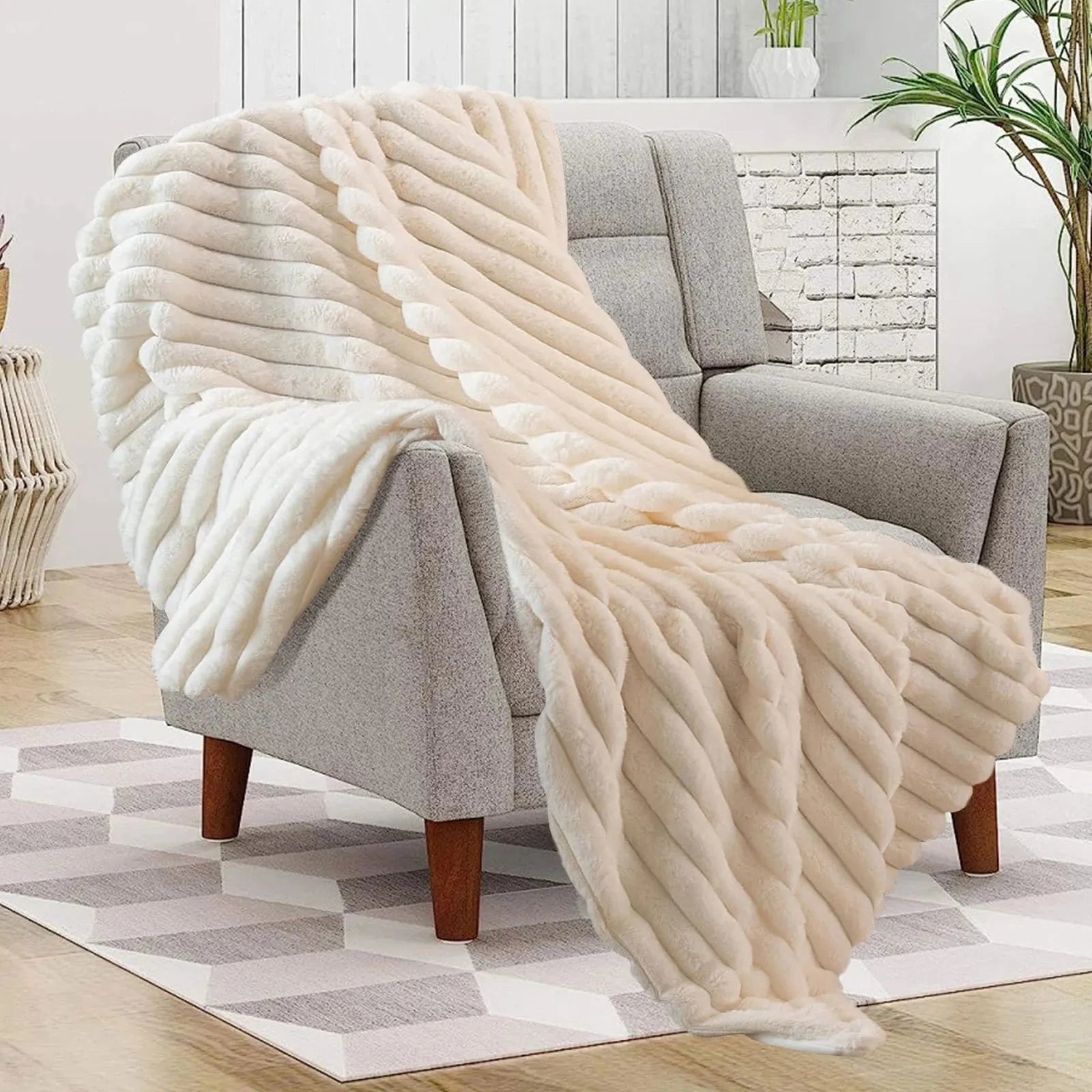 Ultra-Soft Faux Fur Throw Blanket – Plush, Luxurious &amp; Perfect for Every Space Manwatstore